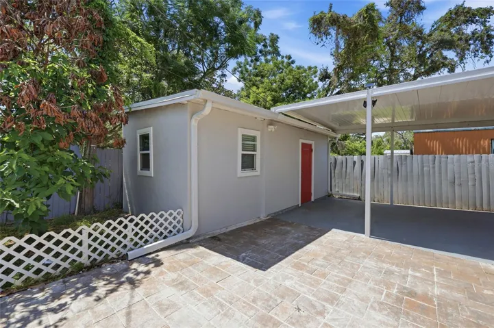 Detached Bonus Space W/ Bathroom!