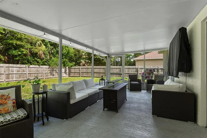 Fully Screened in Lanai