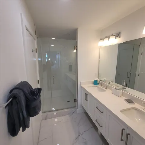 Primary ensuite bath