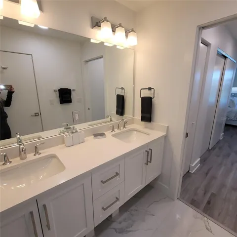 Primary ensuite bath
