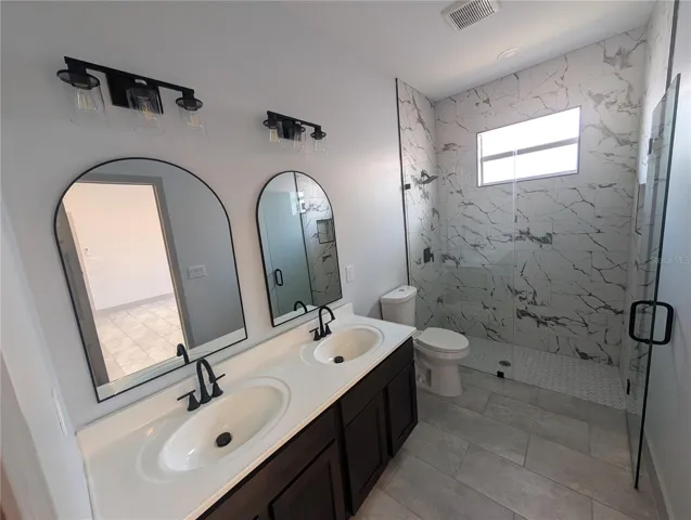 EnSuite Master Bathroom