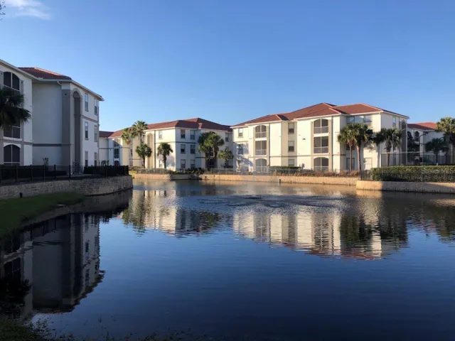 Pond-facing Unit