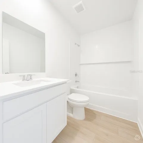 Guest bathroom - example
