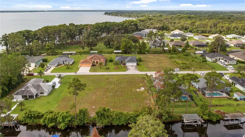 12045 Eagle Point Ct. Leesburg 34788 Vacant Residential Waterfront canal lot off of Lake Eustis FOR SALE