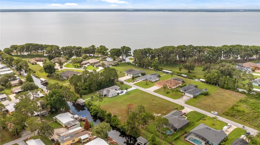 12045 Eagle Point Ct. Leesburg 34788 Vacant Residential Waterfront canal lot off of Lake Eustis FOR SALE