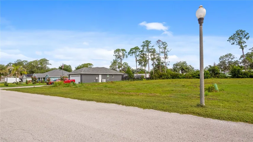 12045 Eagle Point Ct. Leesburg 34788 Vacant Residential Waterfront canal lot off of Lake Eustis FOR SALE