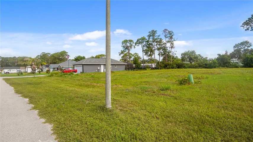 12045 Eagle Point Ct. Leesburg 34788 Vacant Residential Waterfront canal lot off of Lake Eustis FOR SALE