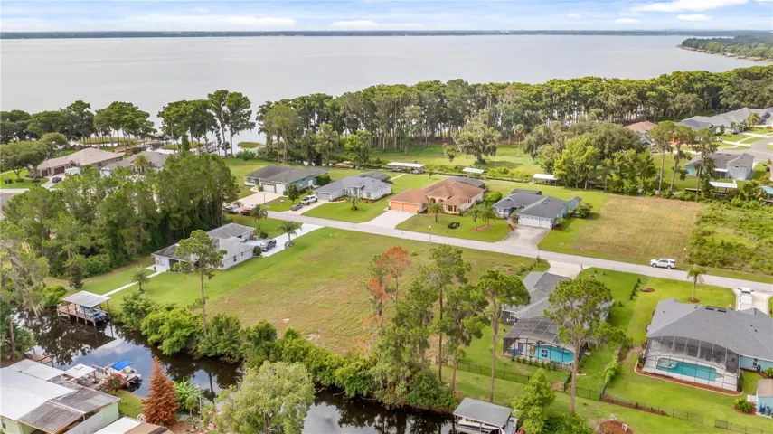 12045 Eagle Point Ct. Leesburg 34788 Vacant Residential Waterfront canal lot off of Lake Eustis FOR SALE