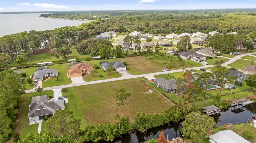 12045 Eagle Point Ct. Leesburg 34788 Vacant Residential Waterfront canal lot off of Lake Eustis FOR SALE