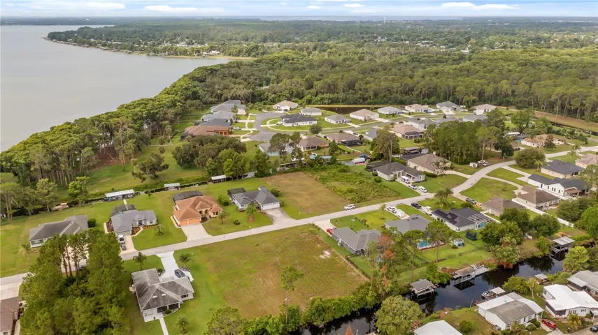 12045 Eagle Point Ct. Leesburg 34788 Vacant Residential Waterfront canal lot off of Lake Eustis FOR SALE