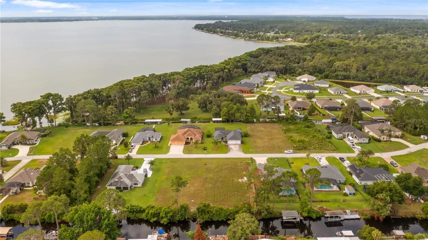 12045 Eagle Point Ct. Leesburg 34788 Vacant Residential Waterfront canal lot off of Lake Eustis FOR SALE