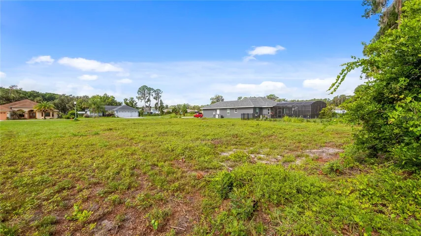 12045 Eagle Point Ct. Leesburg 34788 Vacant Residential Waterfront canal lot off of Lake Eustis FOR SALE
