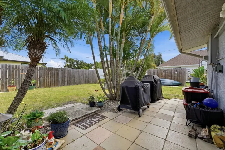 Outside patio - new fencing and privacy gate in 2023