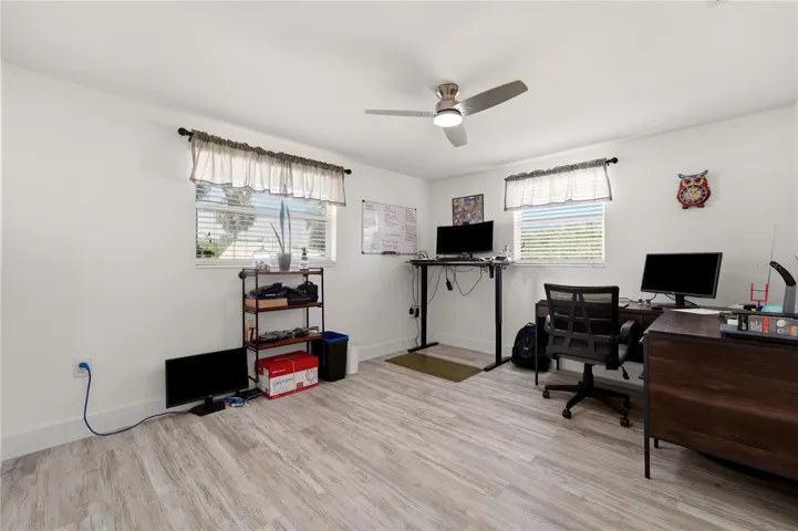 3rd Bedroom with ceiling fan light