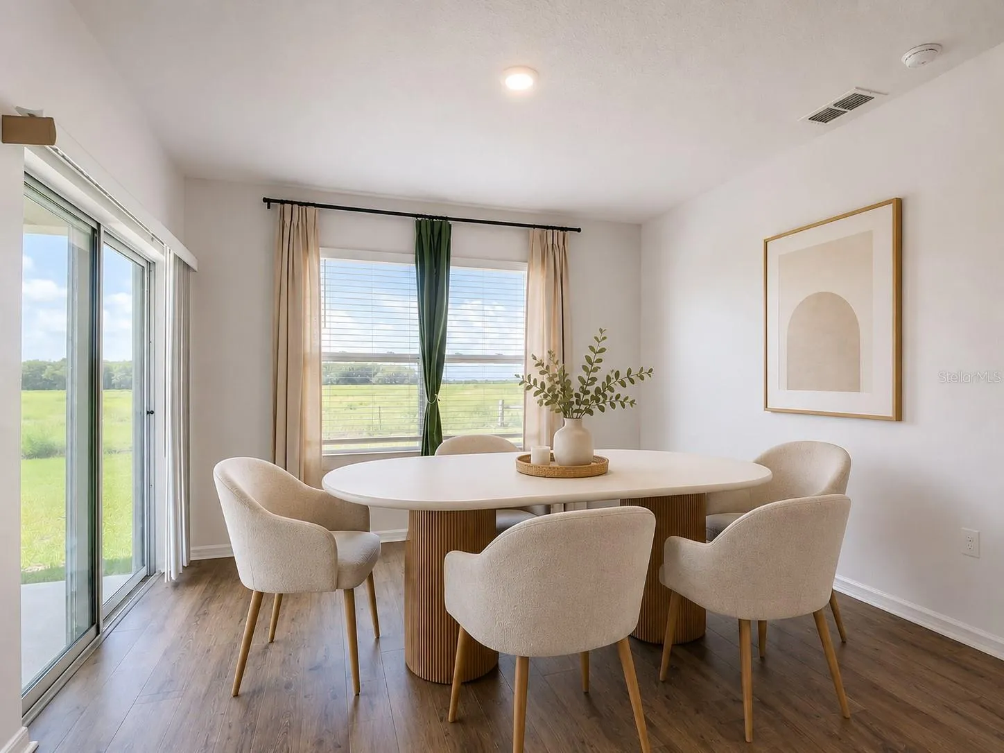 Virtual Decor - Dining Space