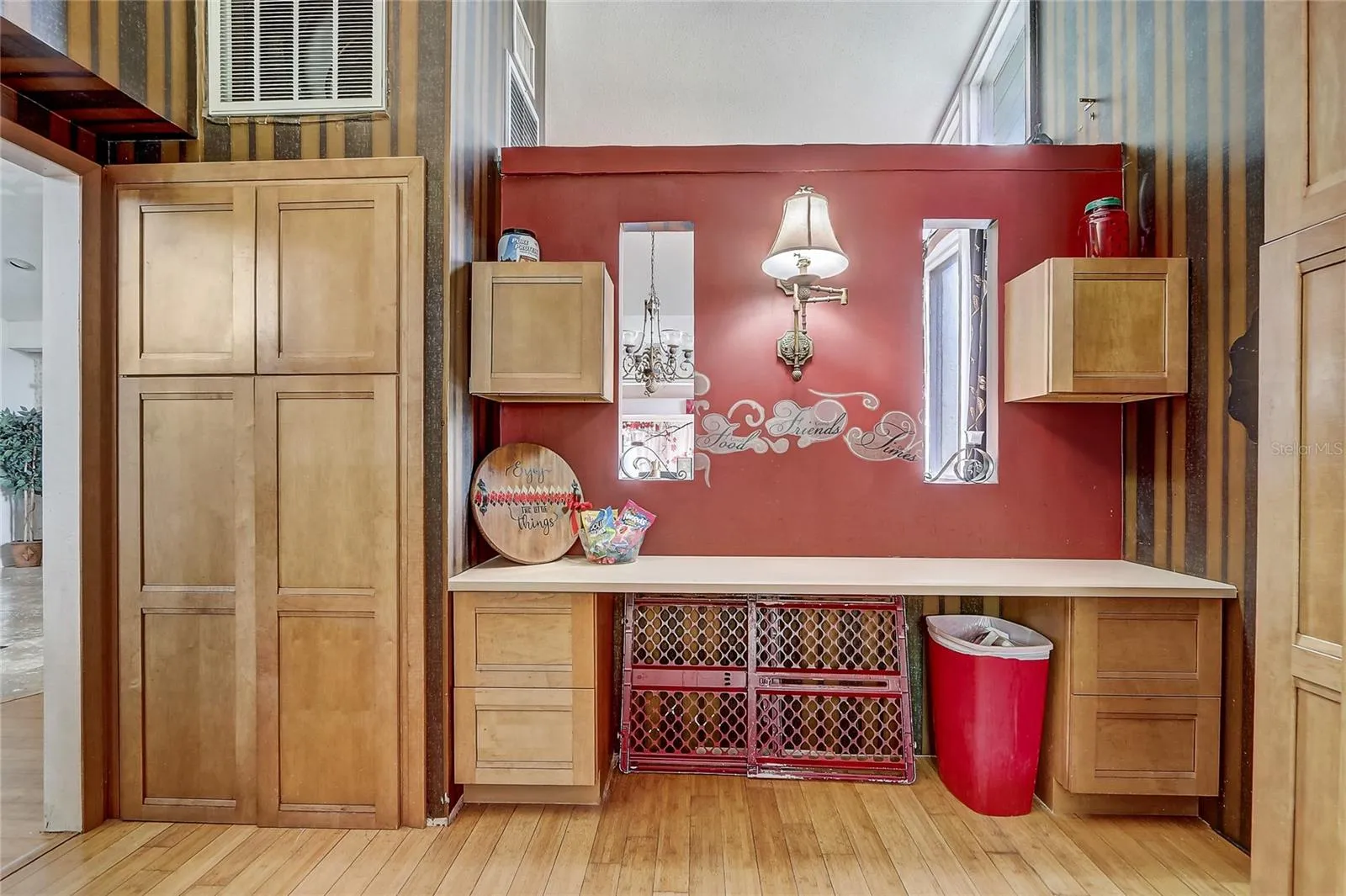 Kitchen angle 2