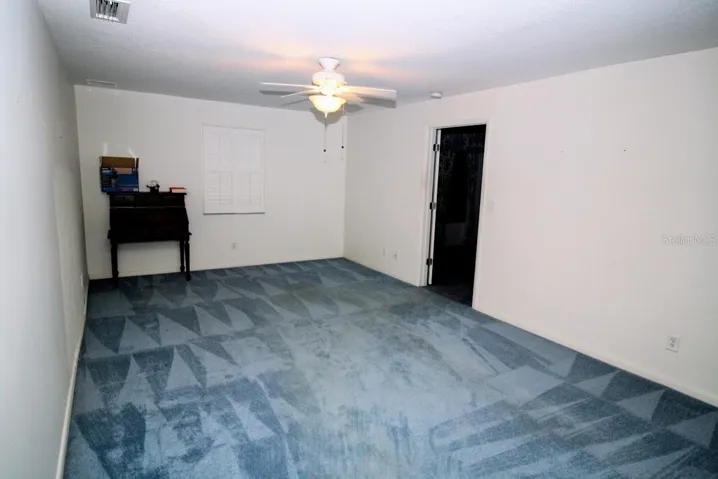 IN LAW SUITE LIVING AREA