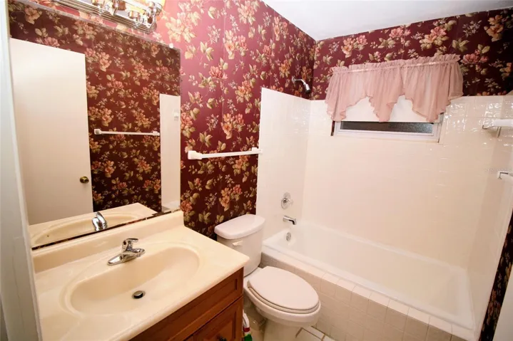 THIRD BATHROOM UPSTAIRS
