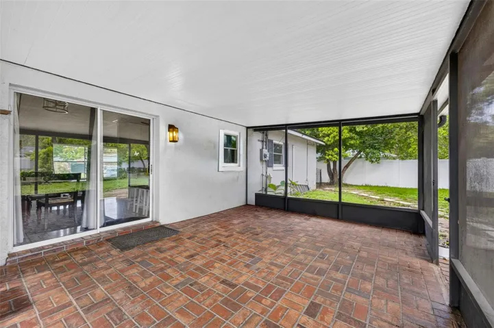Screened-in Porch