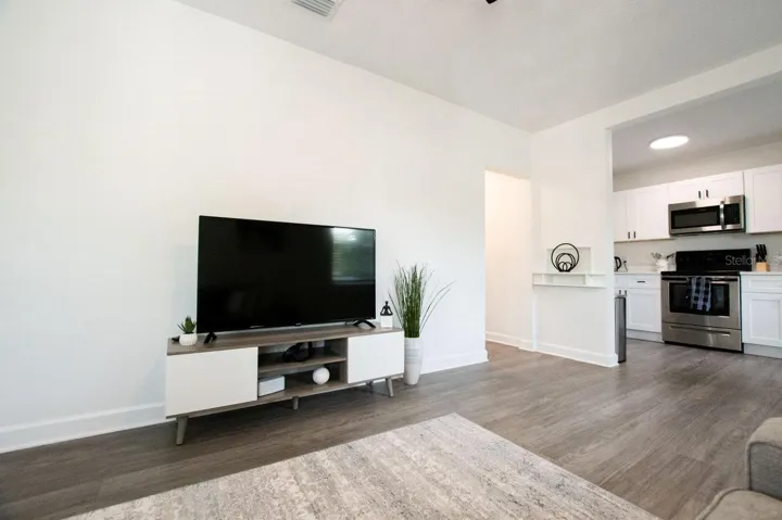 Apt 2 (upstairs)