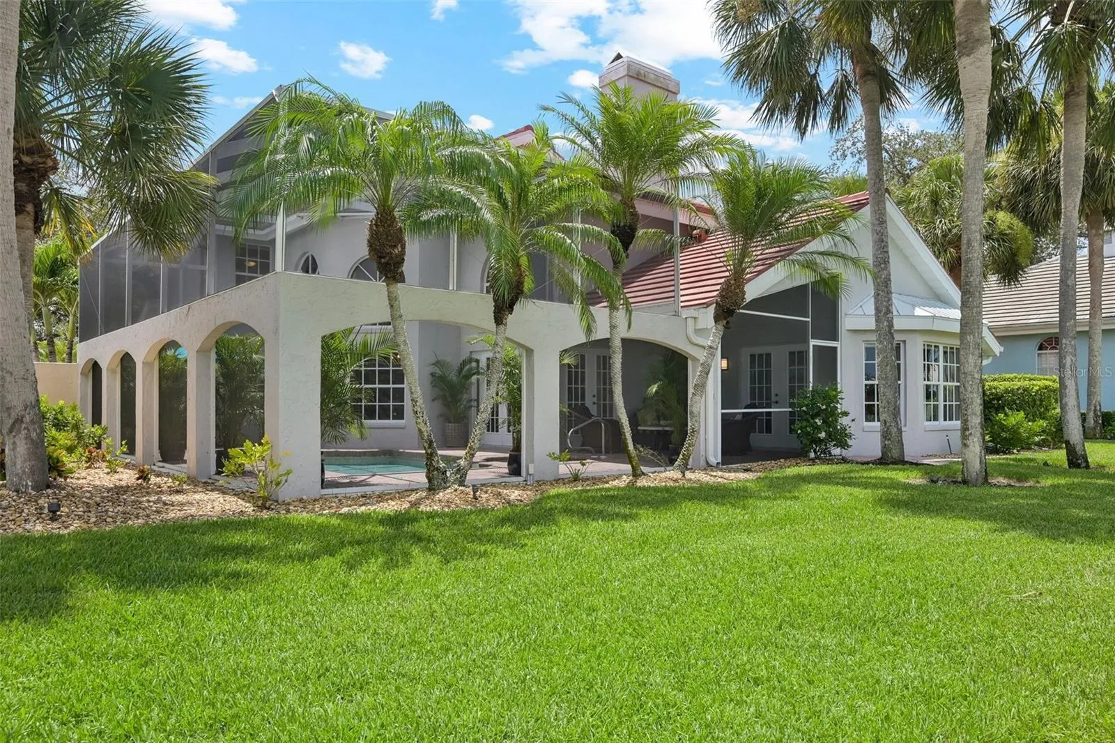 Private, peaceful tropical  oasis.
