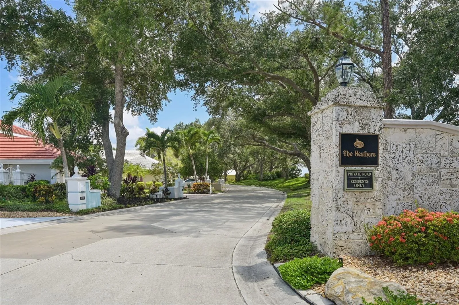 Heathers Two - Private oak-canopied street with only 15 homes.