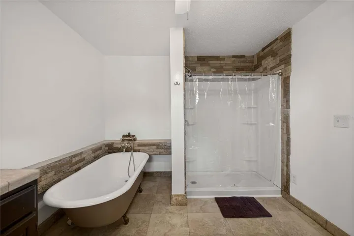 Primary Bathroomo