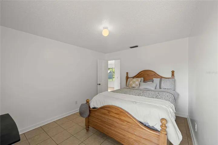 Guest Bedroom #1