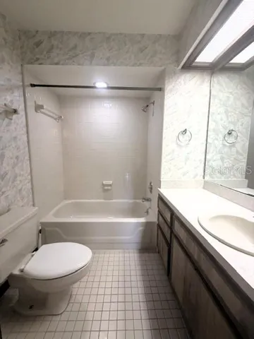 Main bathroom