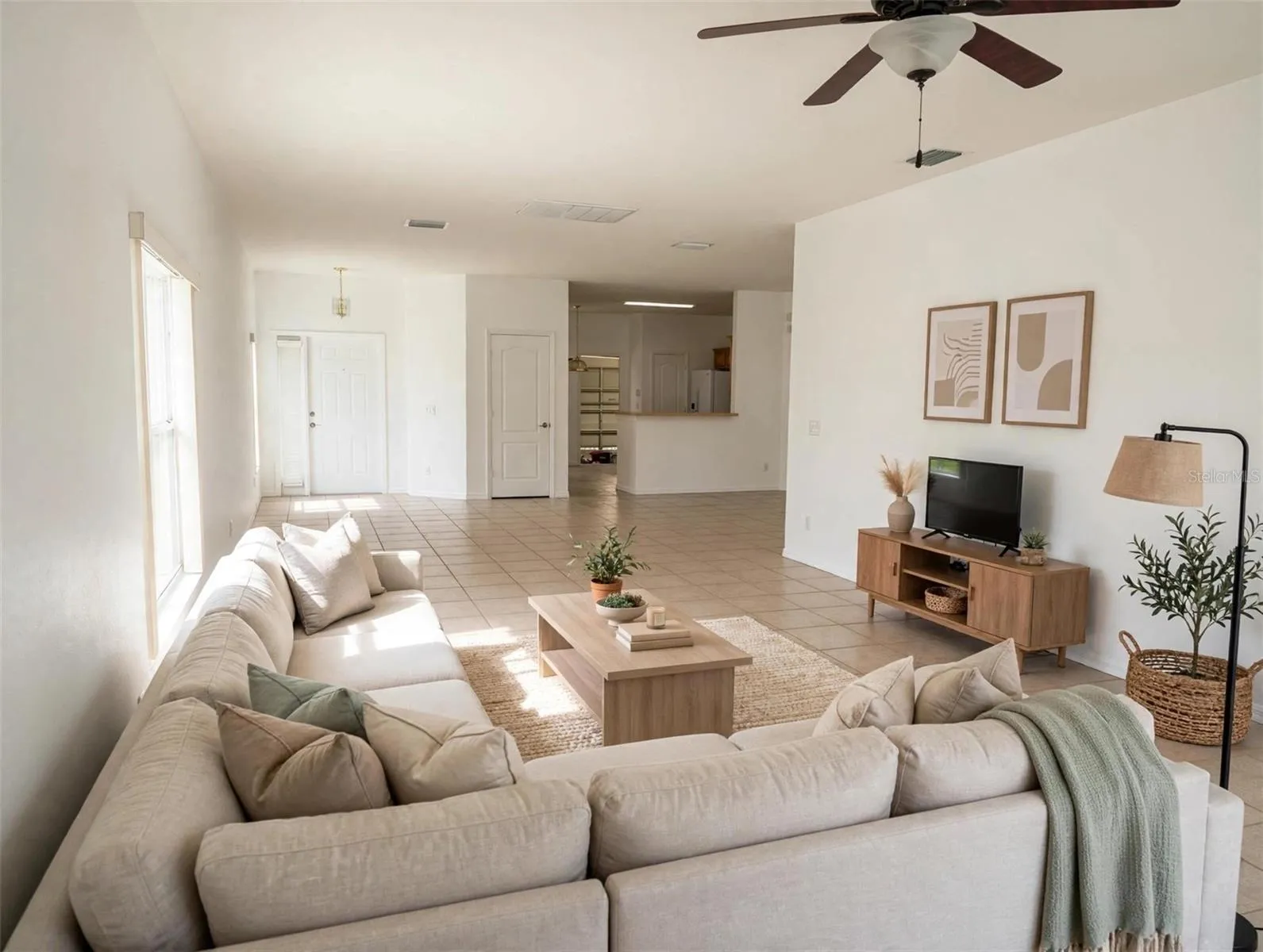 VIRTUAL STAGING LIVING ROOM