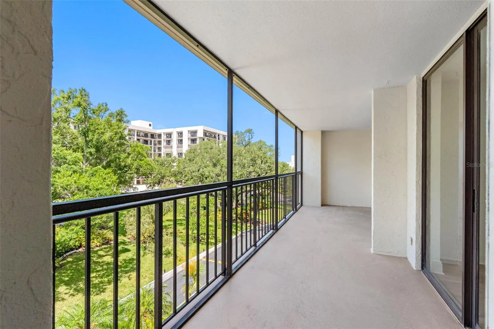 26 Ft balcony