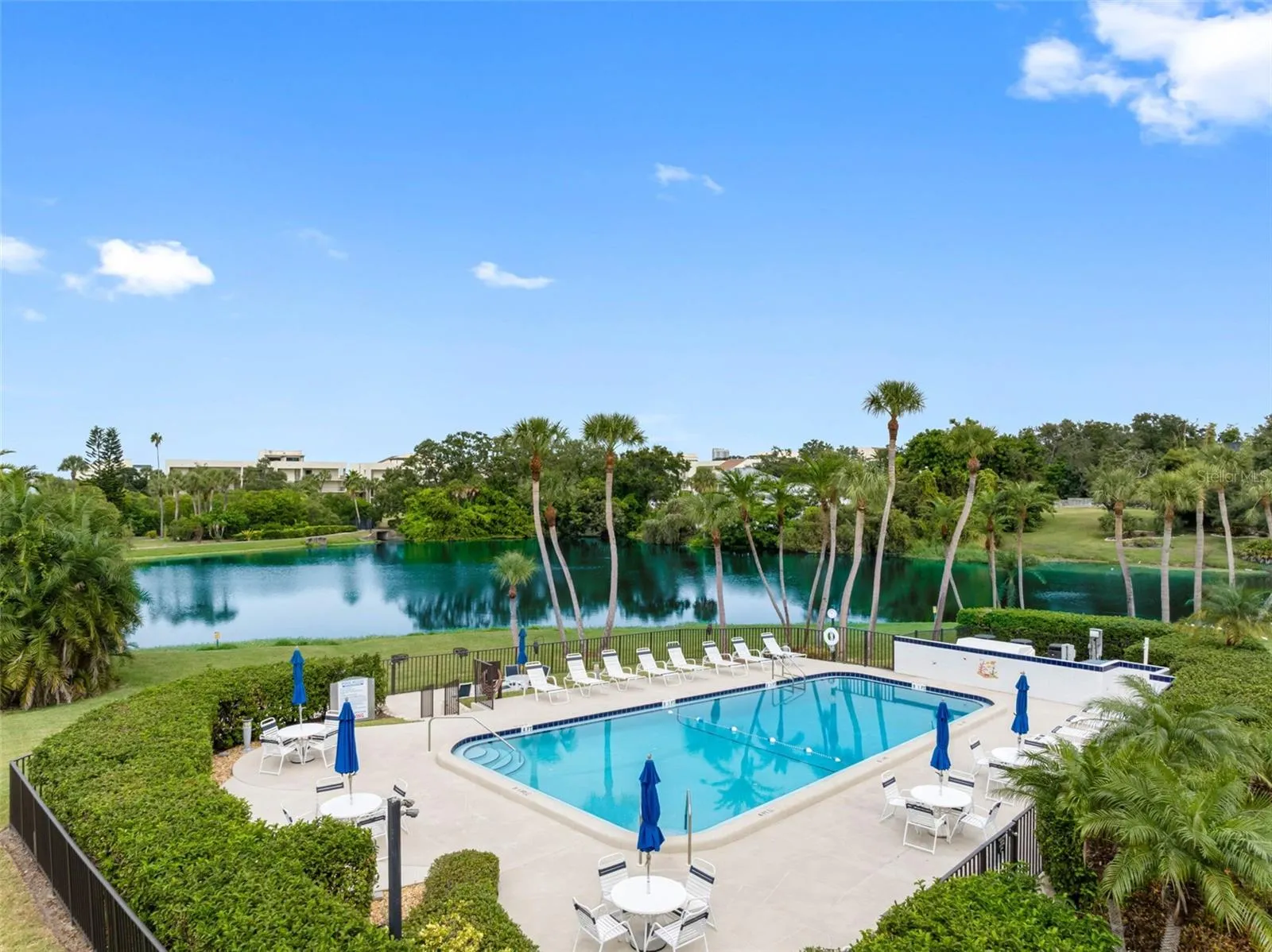 Heated/Chilled pool directly on Harold's Lake
