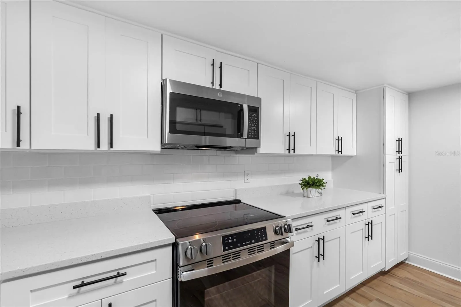 Quartz, subway, stainless