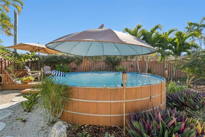 Motorized pool cover