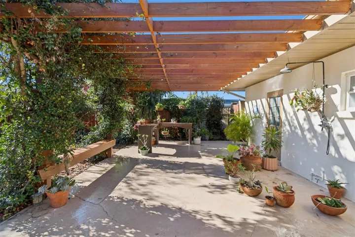Patio, planting table & outdoor shower