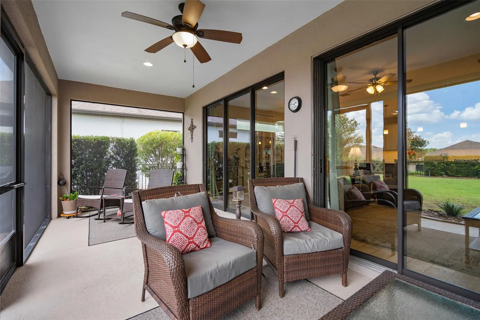 A Spacious Under Roof Lanai