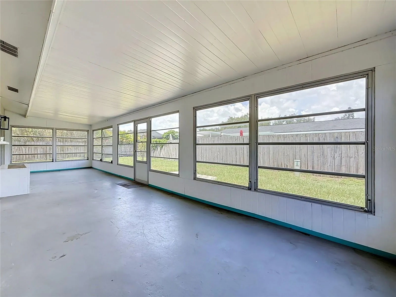 Florida Room - Rear Green Space