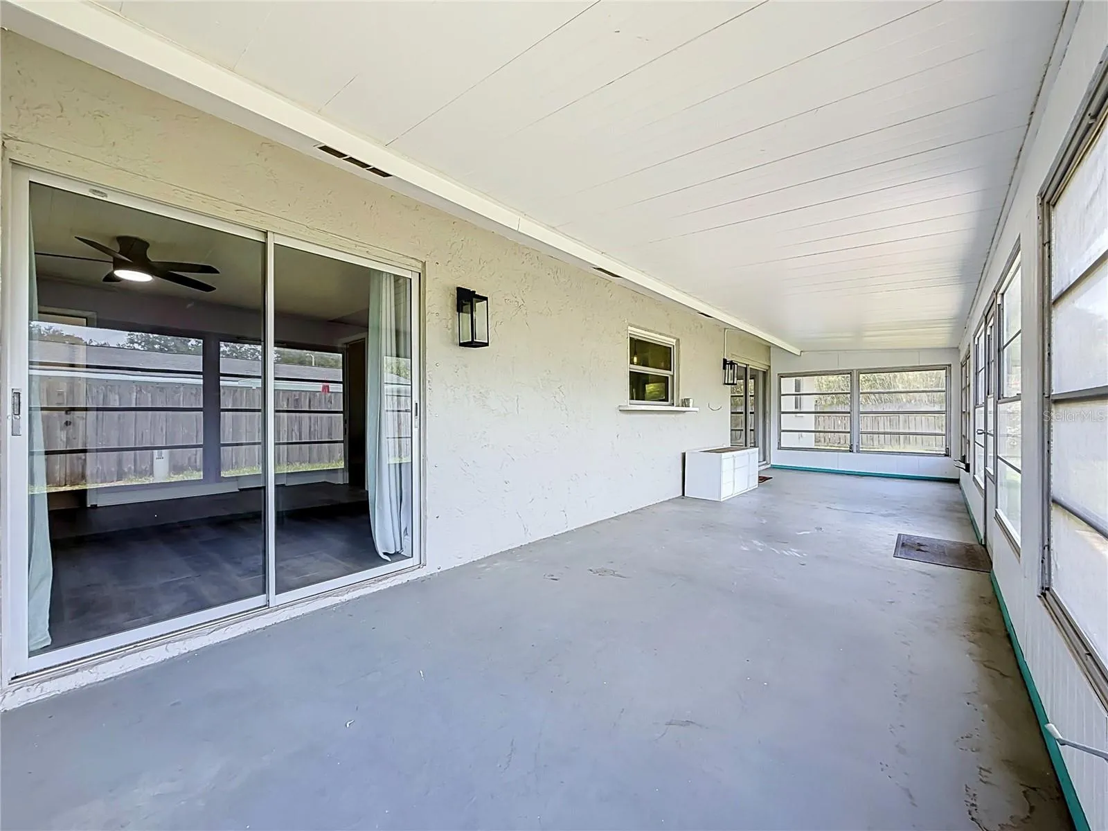 Florida Room - Sliding Doors to the Primary Suite