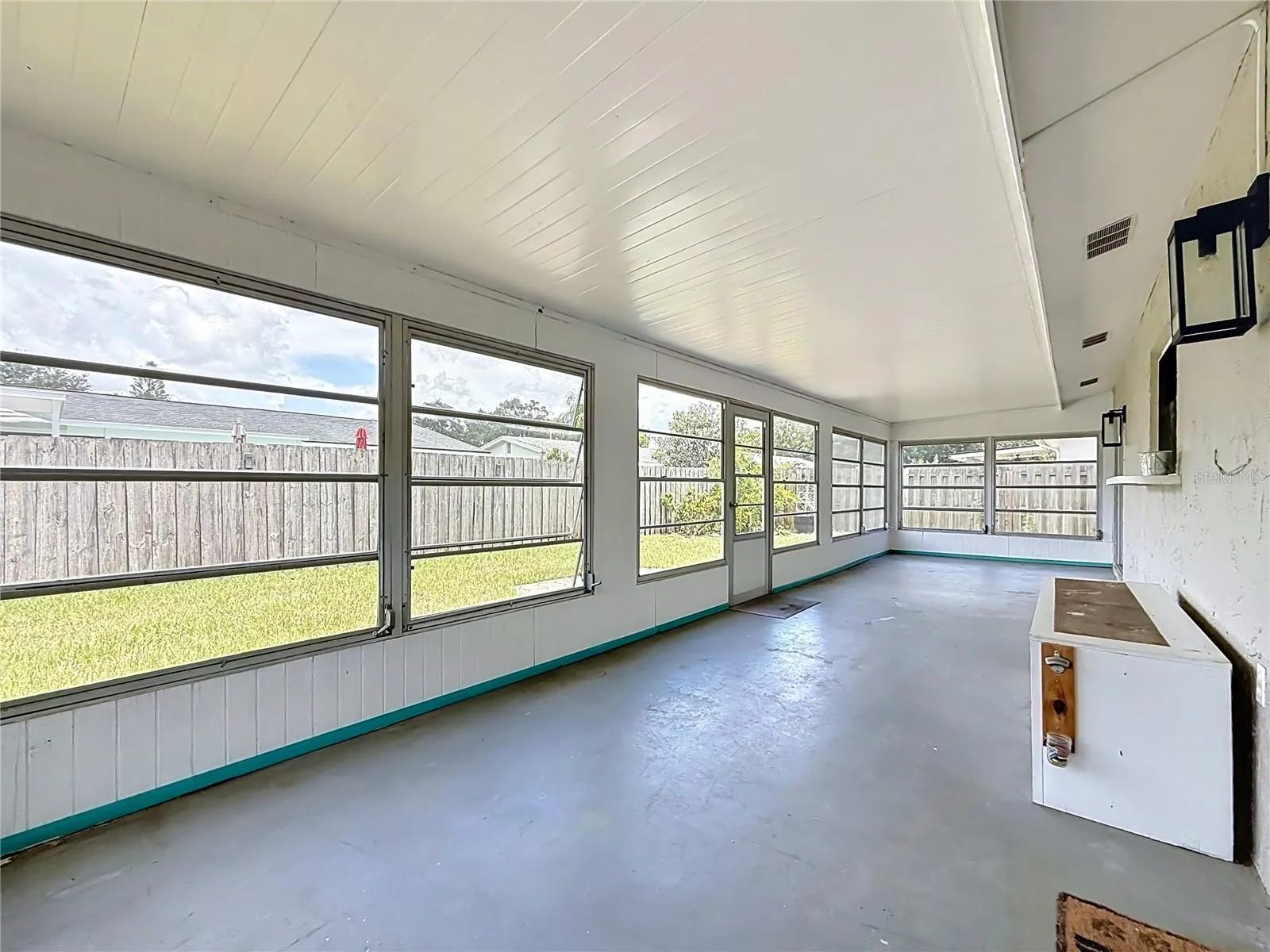 Florida Room - Rear Green Space