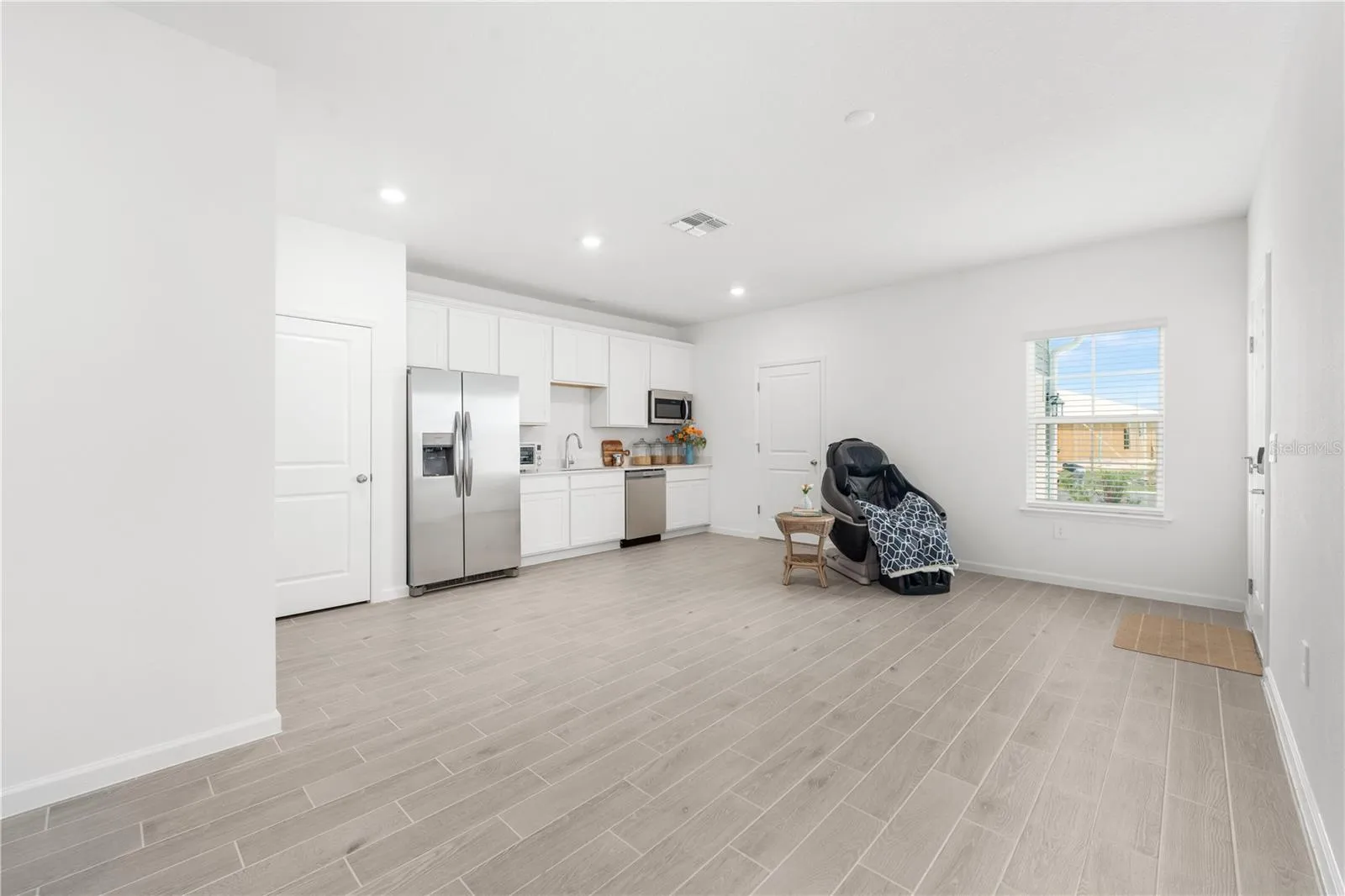Huge Game room, Home Theatre, Flex Space for Studio or Second Living Space