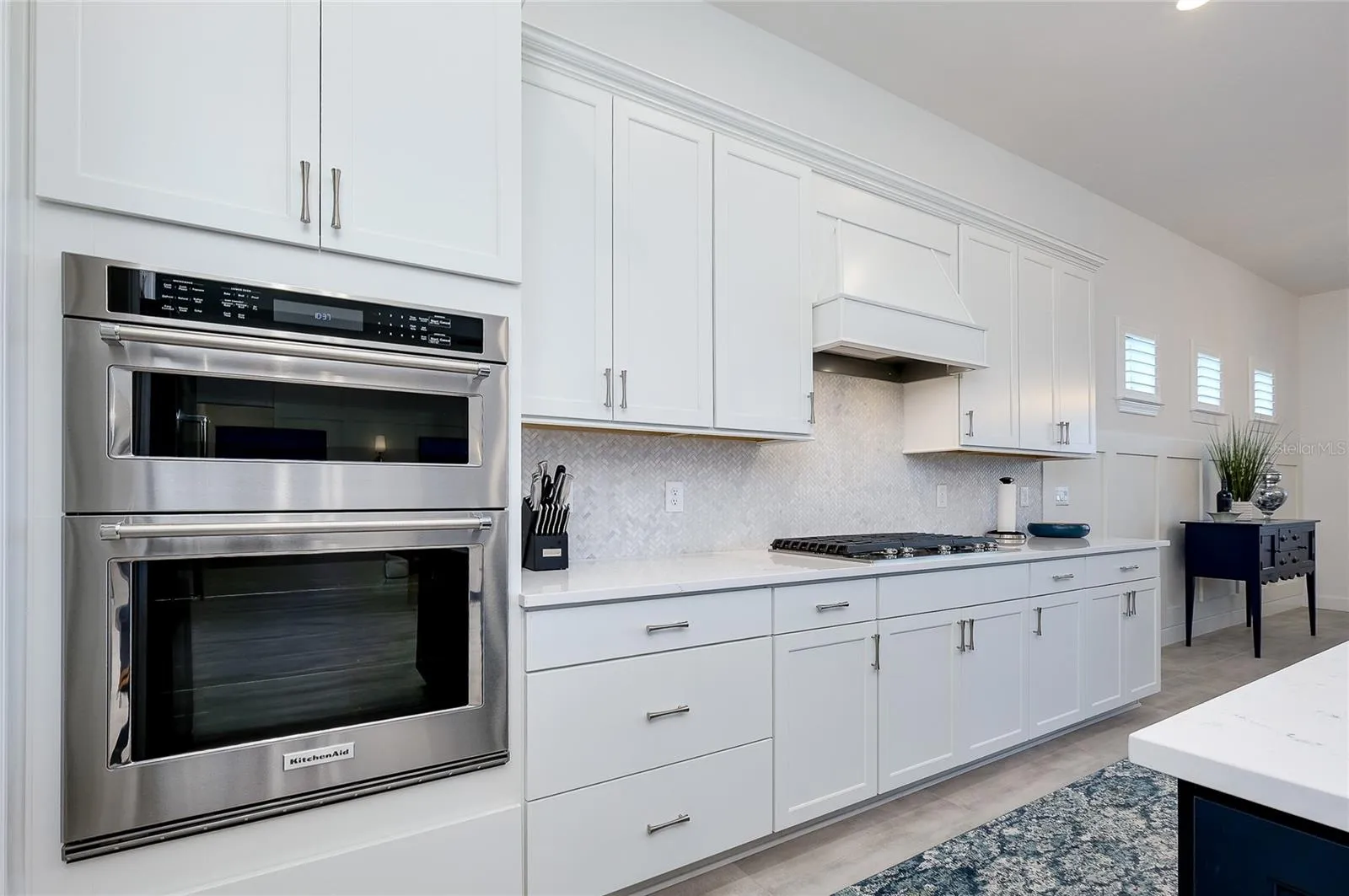 Dual wall ovens