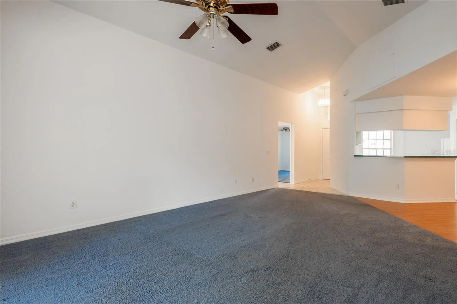 Open floor plan!