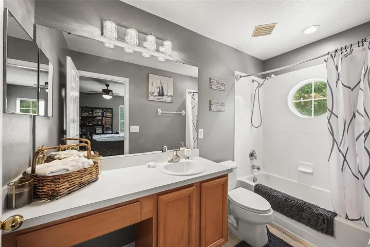 En Suite Bathroom