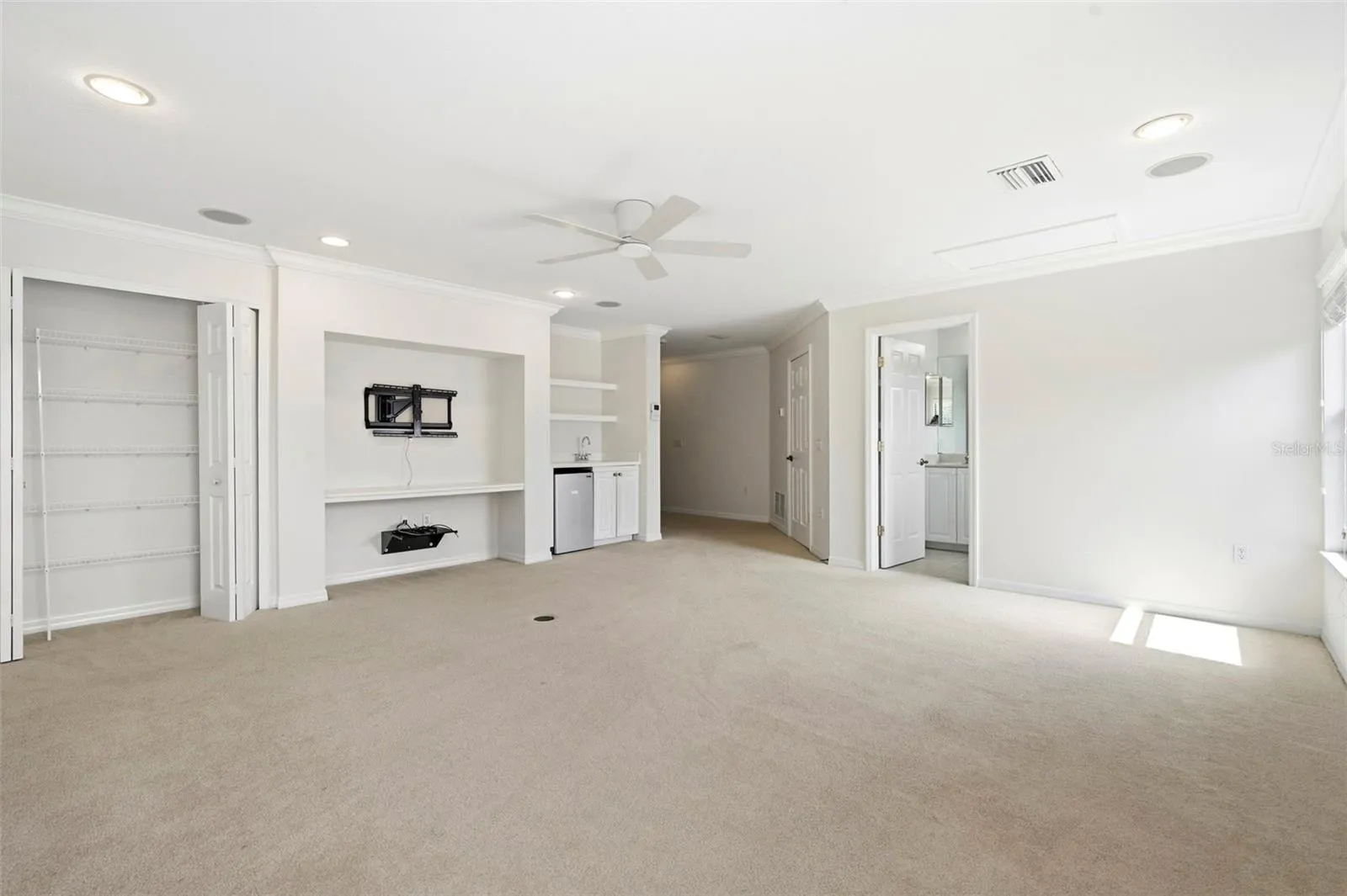 Versatile Upstairs Bonus Room