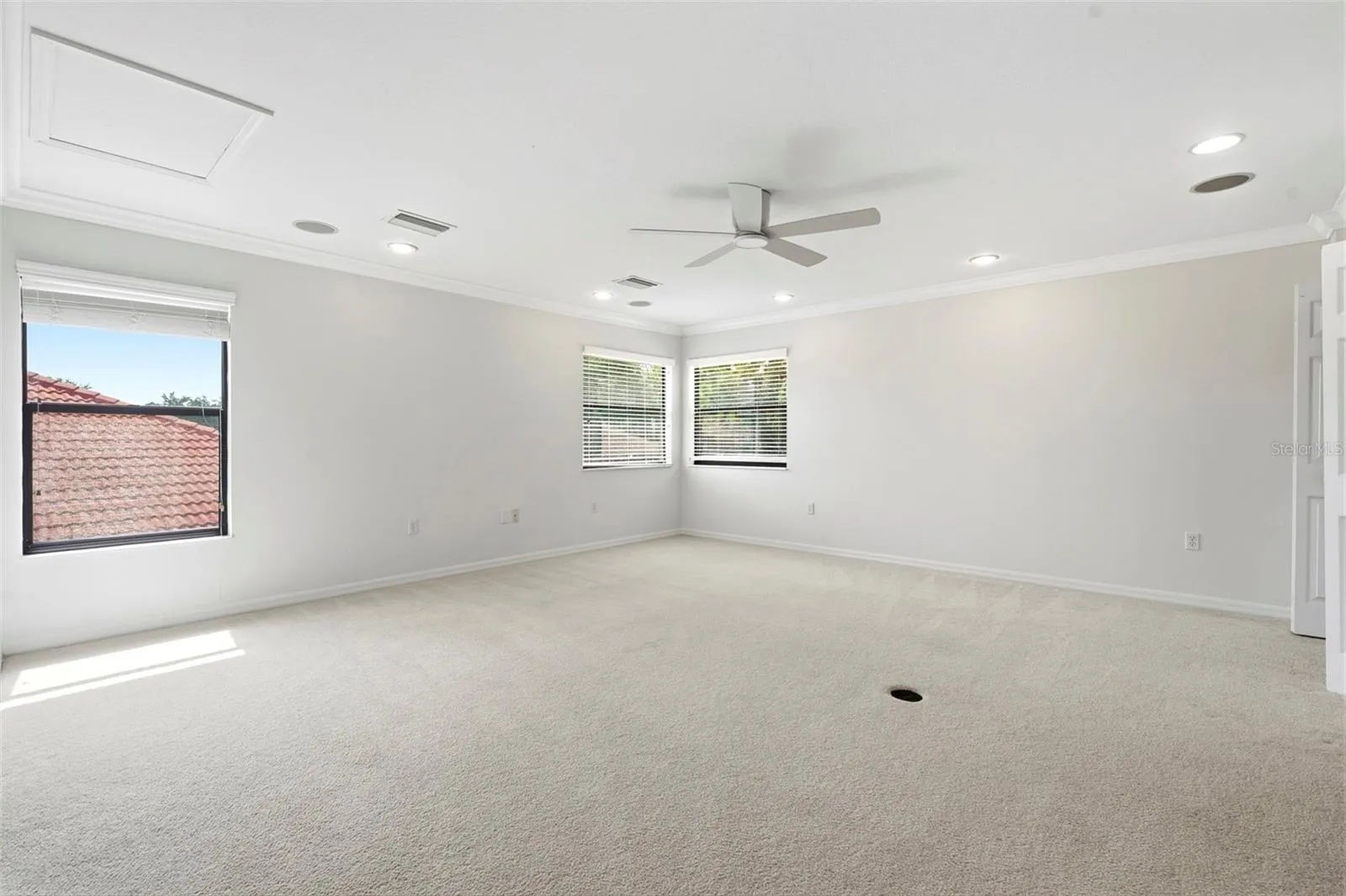 Versatile Upstairs Bonus Room