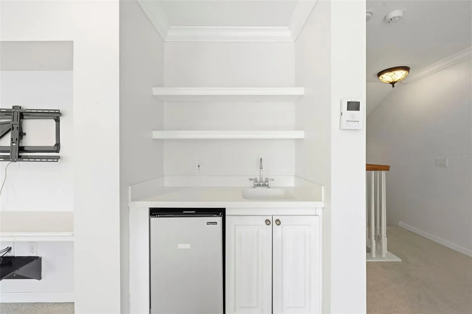 Upstairs wet bar.