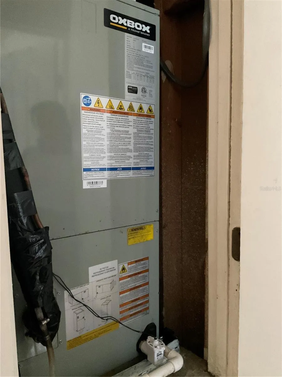 AC UNIT
