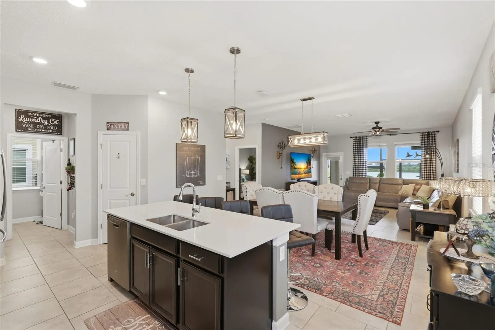 Open Floor plan-great for entertaining