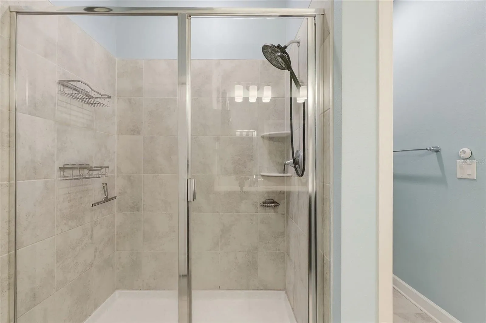 Primarly shower