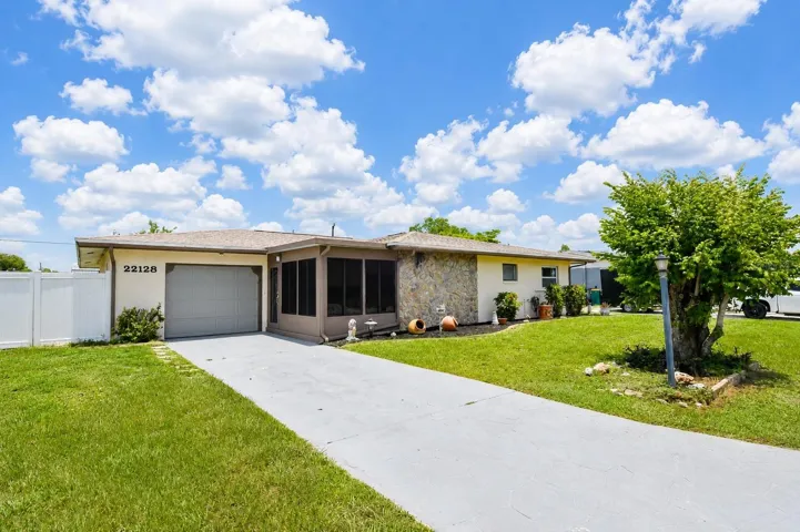 22128 Bronxville Ave Port Charlotte Fl